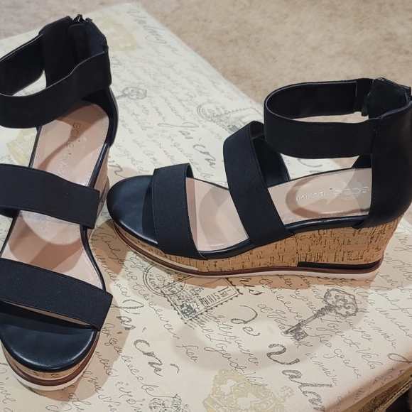 New BCBG Black Platform Sandals Size 8M - Picture 5 of 5